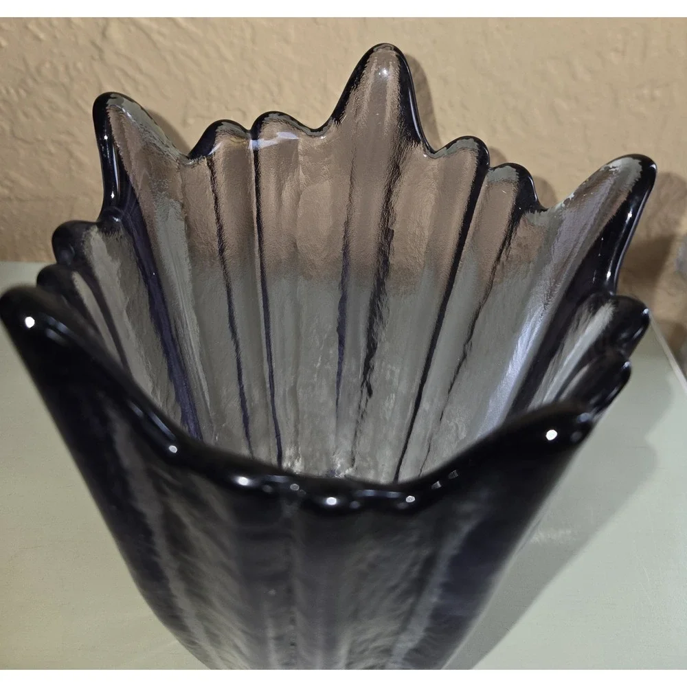Vintage Vase Hard‎ To Find Rare 5 Petal Textured Thick Heavy Purple Viking Glass